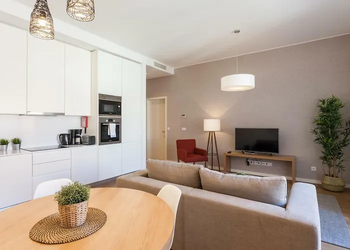 Flh Restauradores Charming *